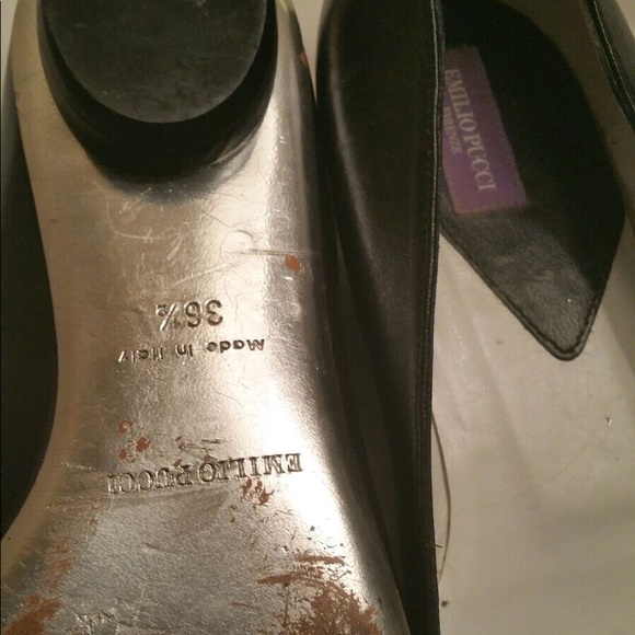 Emilio Pucci Flats w/ Pucci signature. SUPER COMFY! - Picture 3 of 7